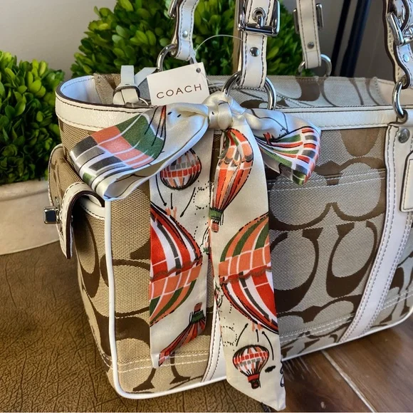 Coach Vintage Signature Gallery Tassel Tote Shoulder Bag - Picture 3 of 16